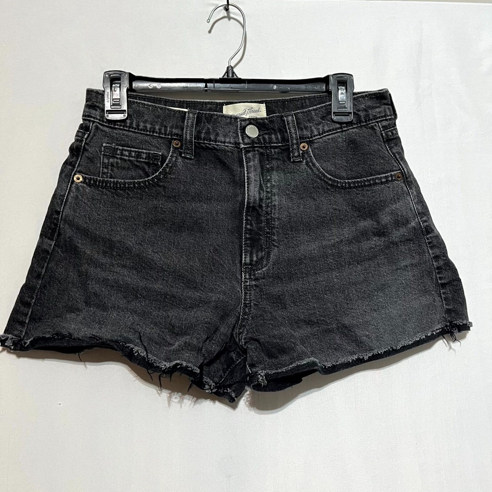 Universal Thread 90s Cut-Off Shorts Women's 6 Black‎ Denim High-Rise